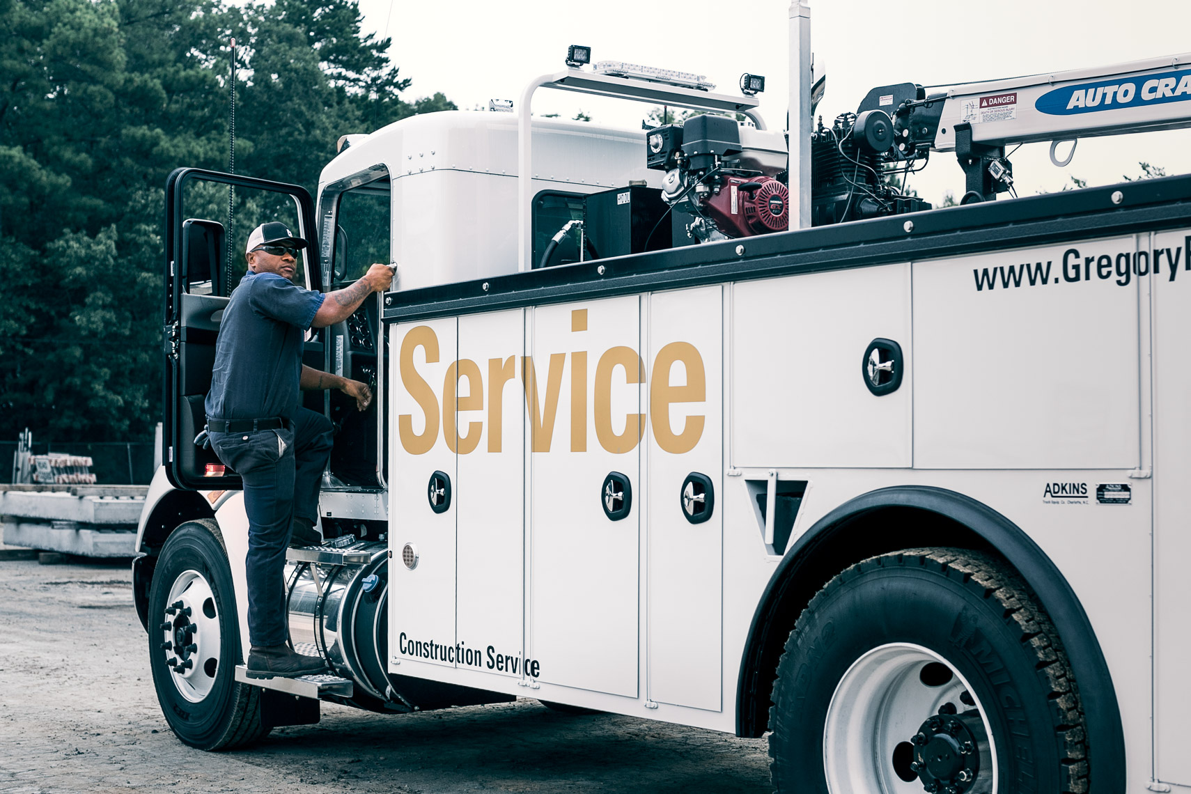 Service_Technicians_for_Gregory_Poole_20190904_photo_by_Justin_Kase_Conder_0271-Edit-Edit-Edit_Work