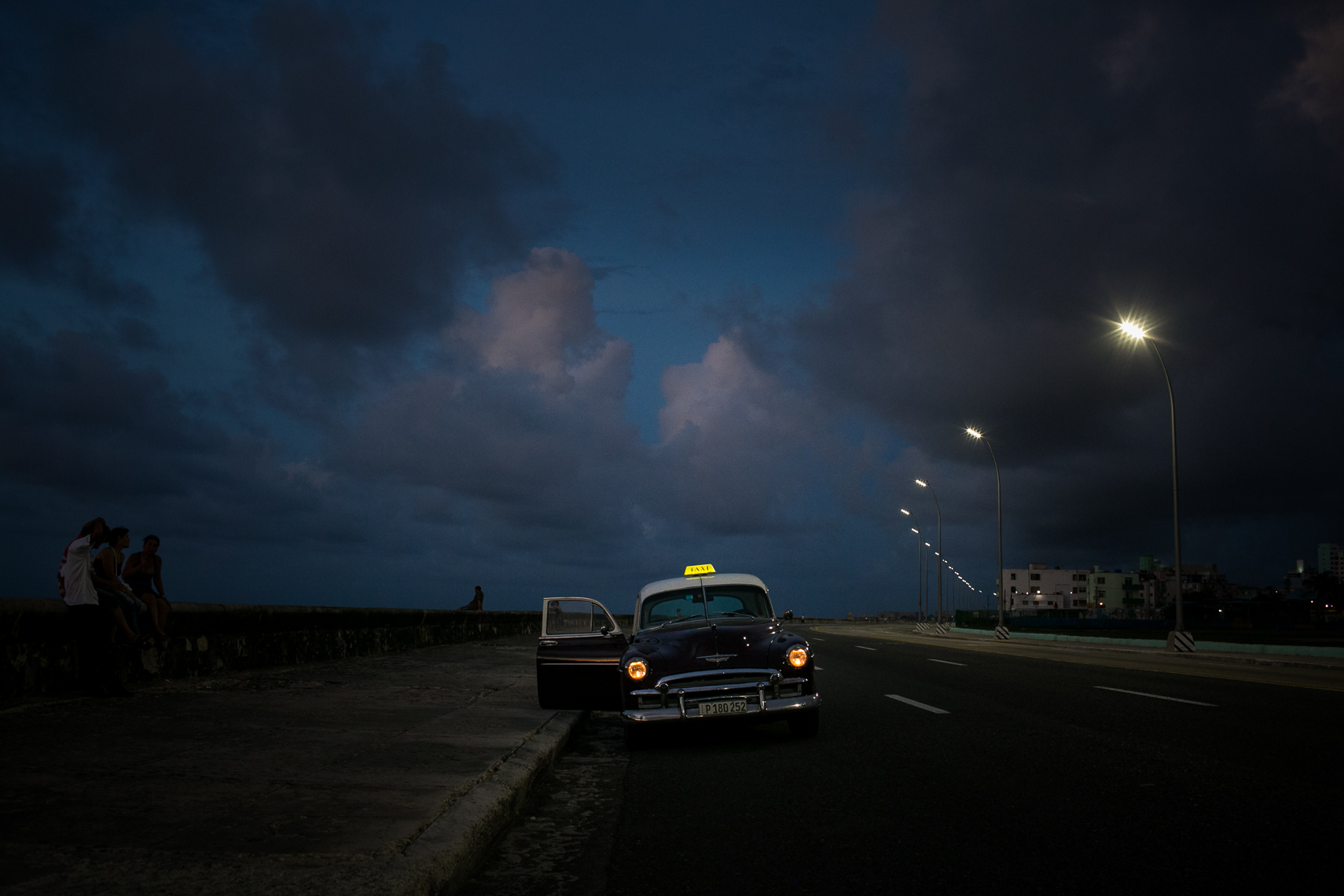 Walking_Playa_Havana_Cuba_20160713_photo_by_Justin_Kase_Conder_0795